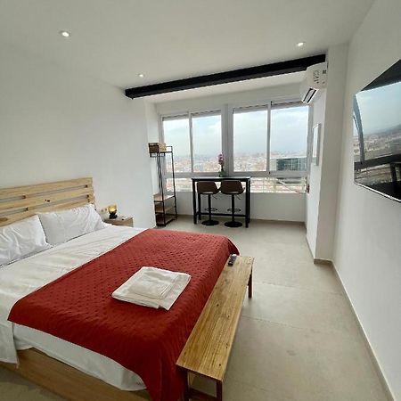Sky Views Studio In City Centre Аликанте Экстерьер фото