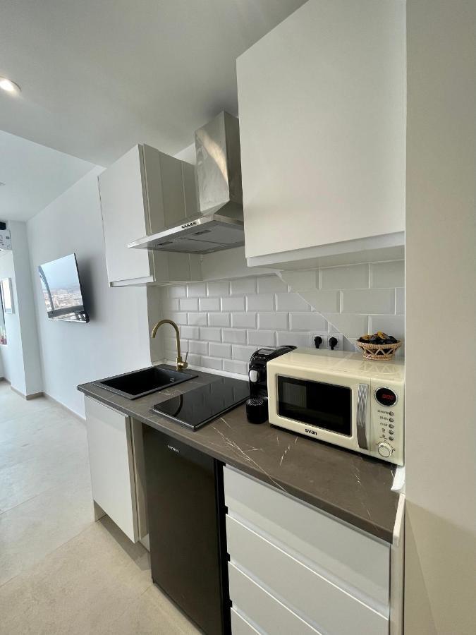 Sky Views Studio In City Centre Аликанте Экстерьер фото