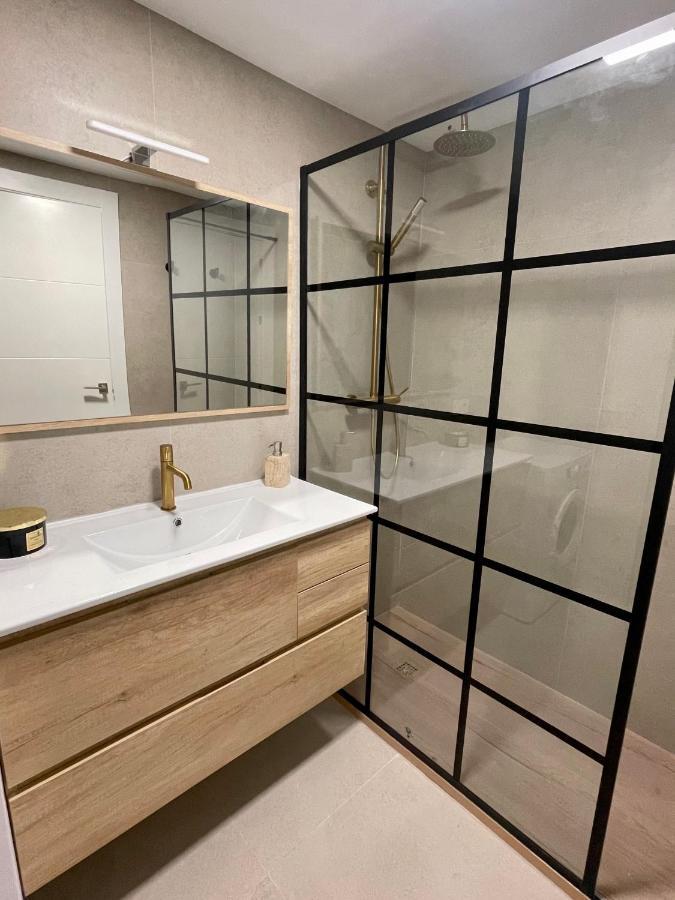 Sky Views Studio In City Centre Аликанте Экстерьер фото