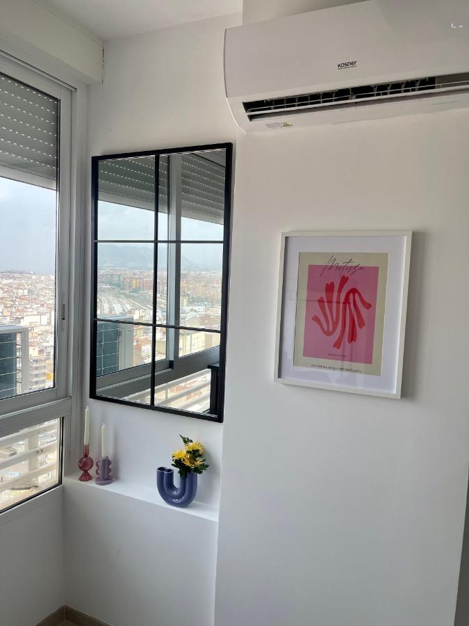 Sky Views Studio In City Centre Аликанте Экстерьер фото