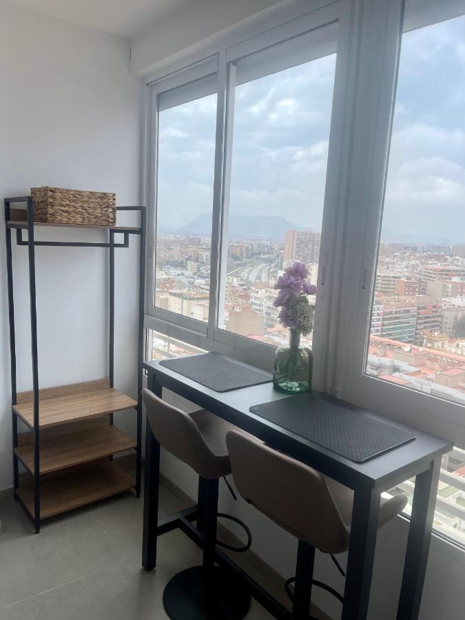 Sky Views Studio In City Centre Аликанте Экстерьер фото